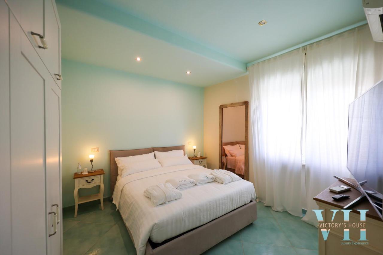 Victory'S Luxury House With Jacuzzi On The Roof Villa Casamicciola Terme Bagian luar foto